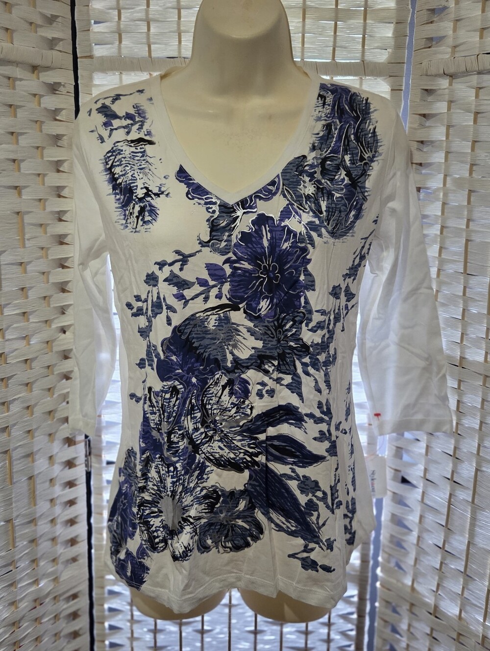 Style & Company White V-Neck Long Sleeve Top with Blue Floral Print